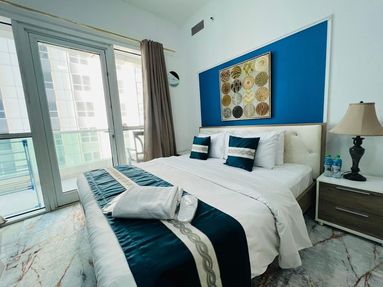 Bed runners with cushion - Image 4