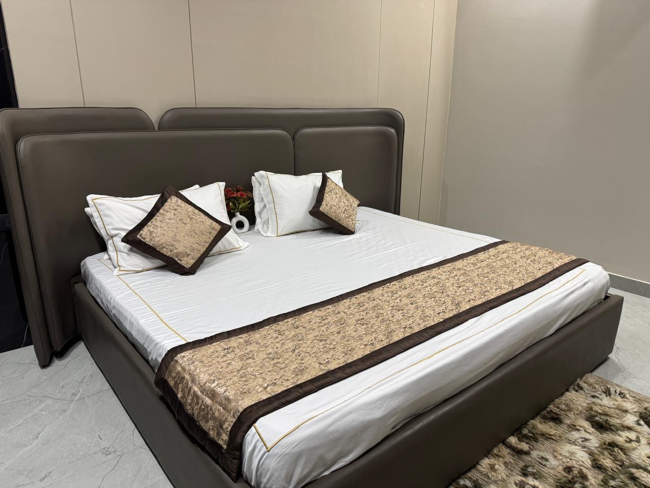 Bed runners with cushion - Image 2