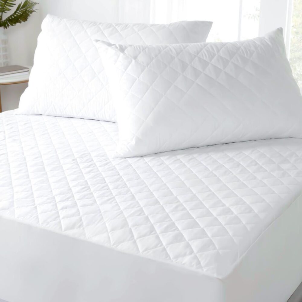 White-Matress-Protector